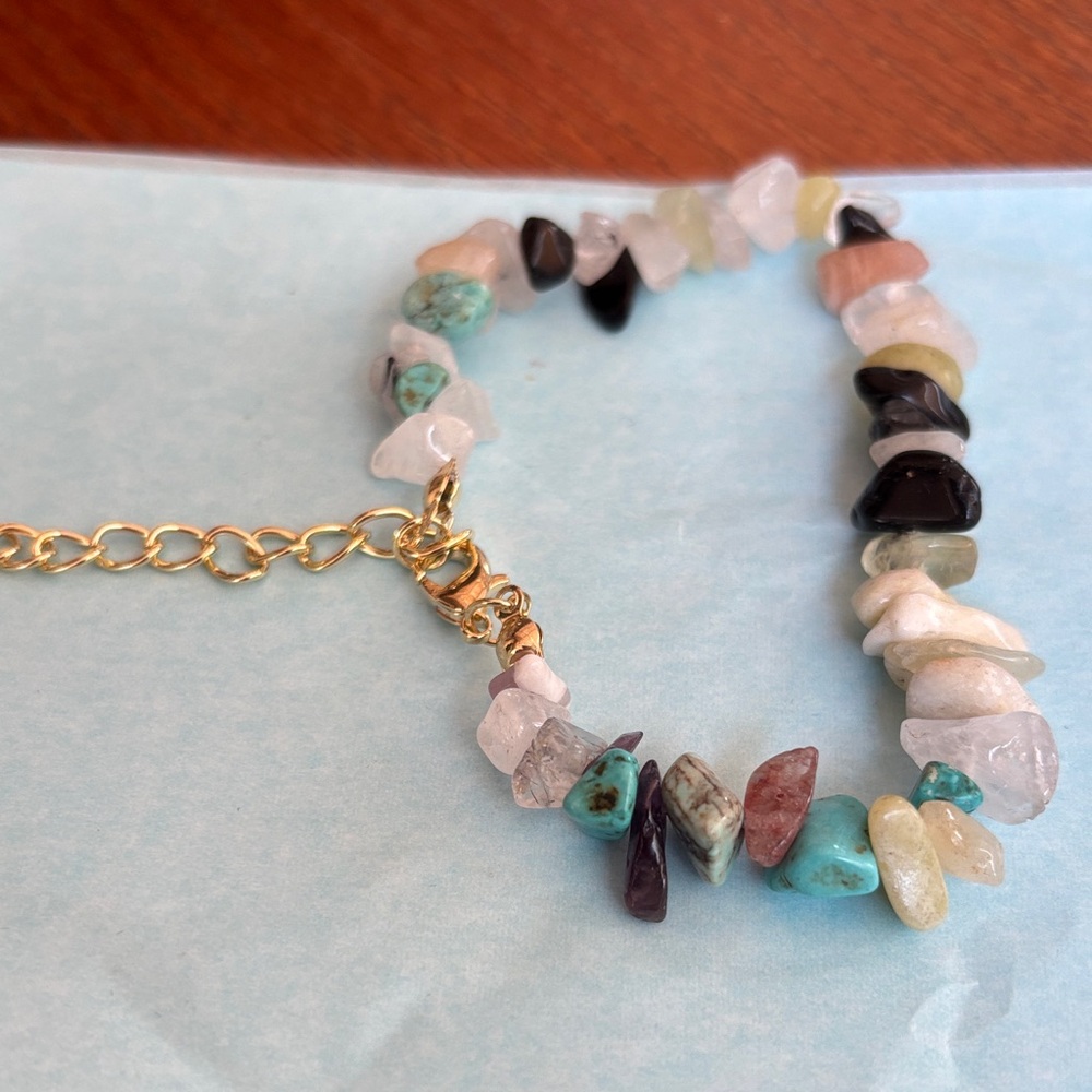 Chic Multicolor Stone Bracelet with Gold Chain NWOT